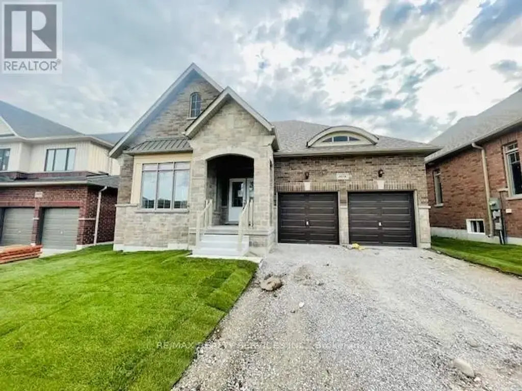 3076 Orion Boulevard, Orillia
